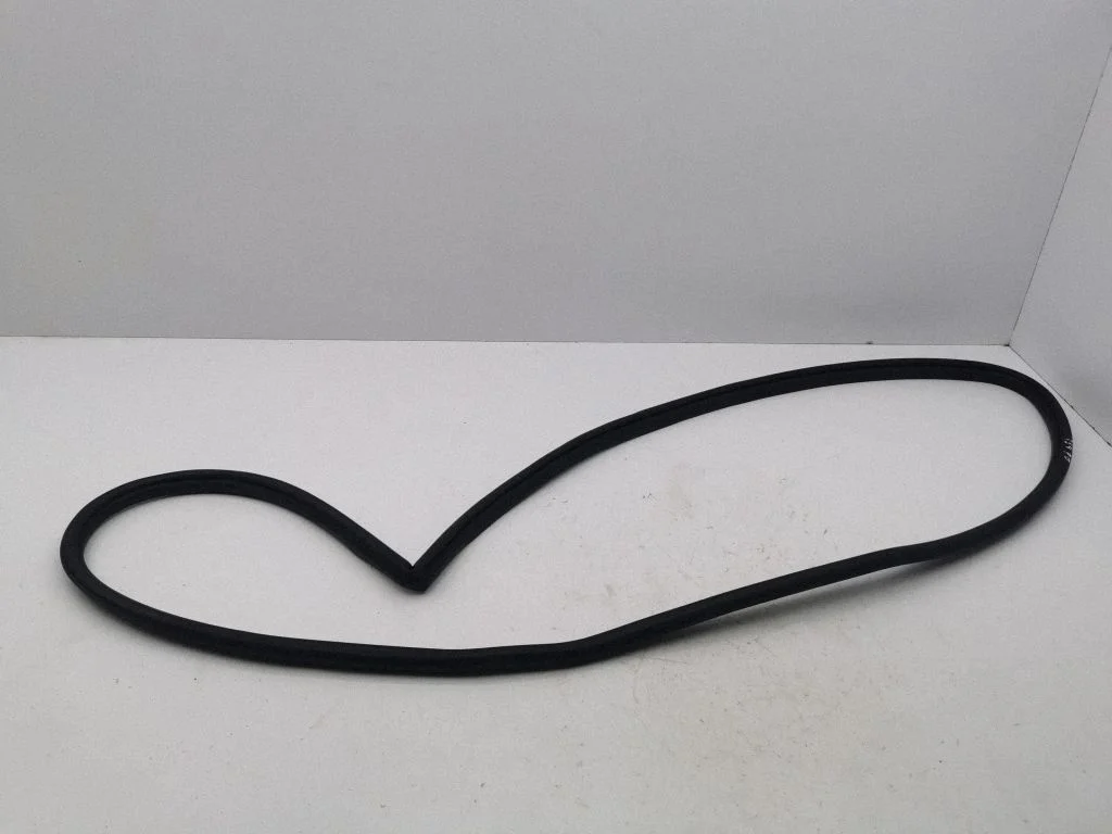 Front door rubber seal – right