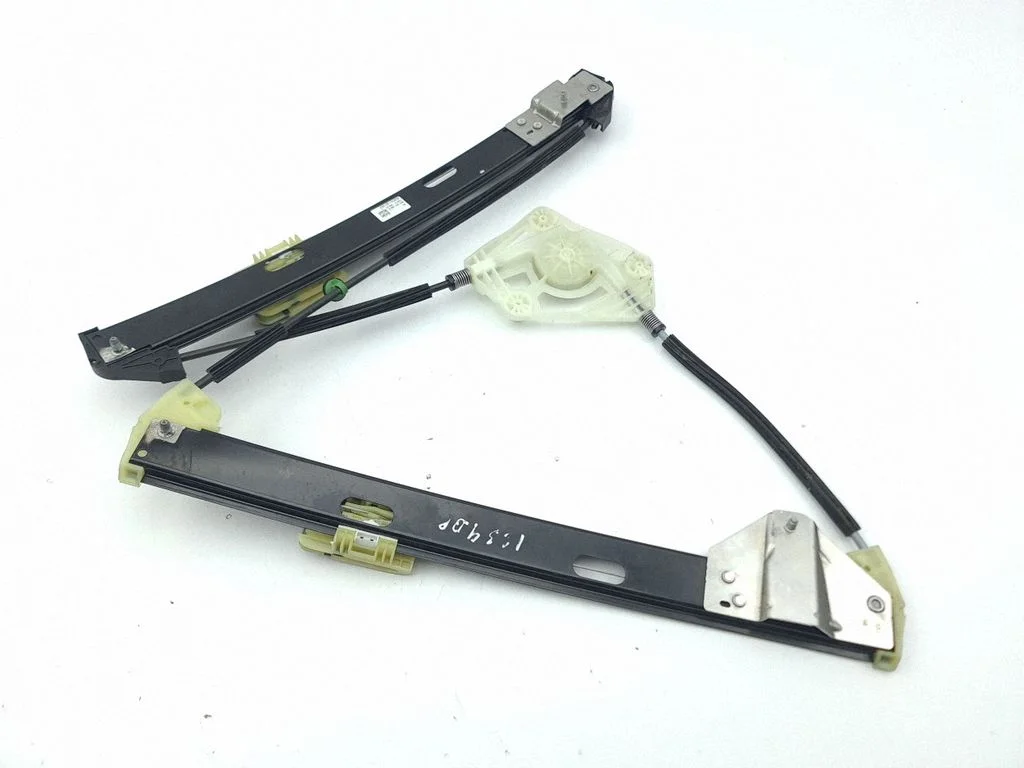 Front window lifting mechanism without motor 82G837462A