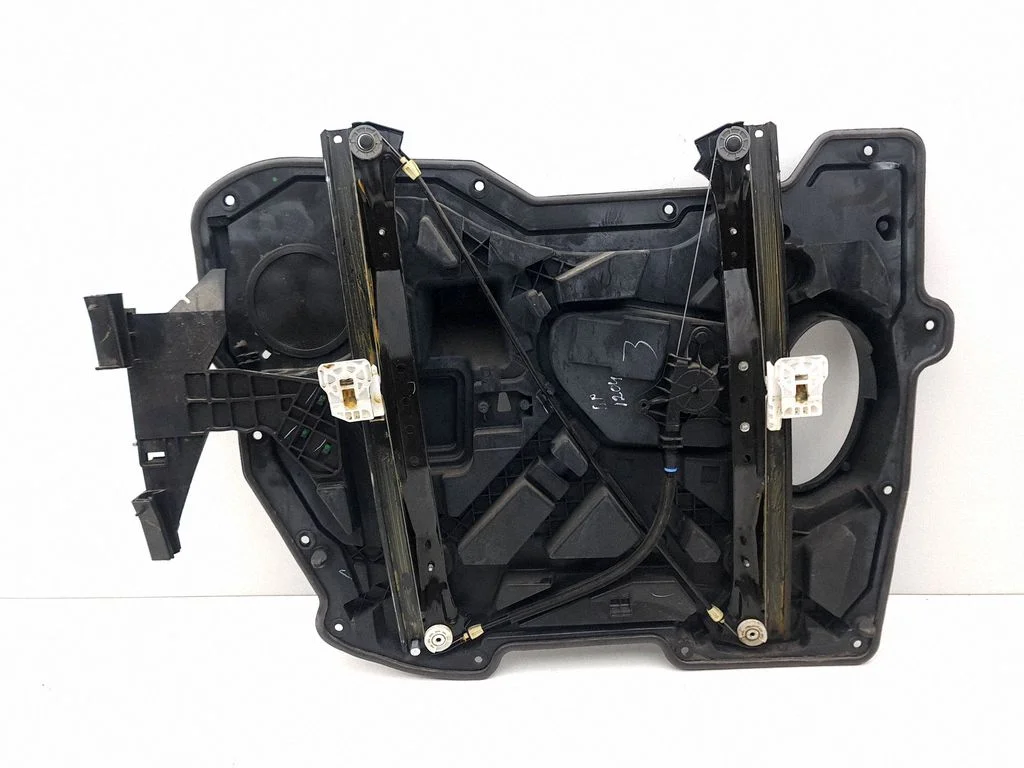 Front window lifting mechanism without motor – Chrysler Grand Voyager V (2007-2015)