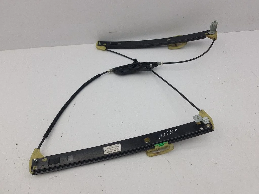 Front window lifting mechanism without motor 8W0837461