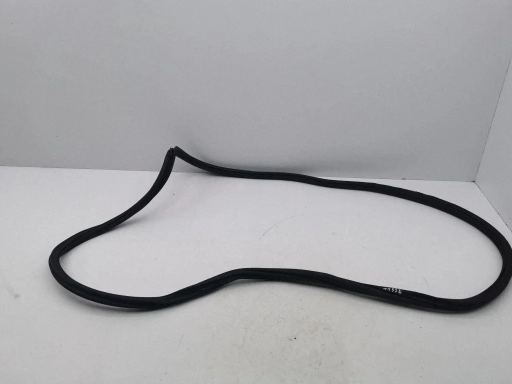 Front door rubber seal 5H4867912