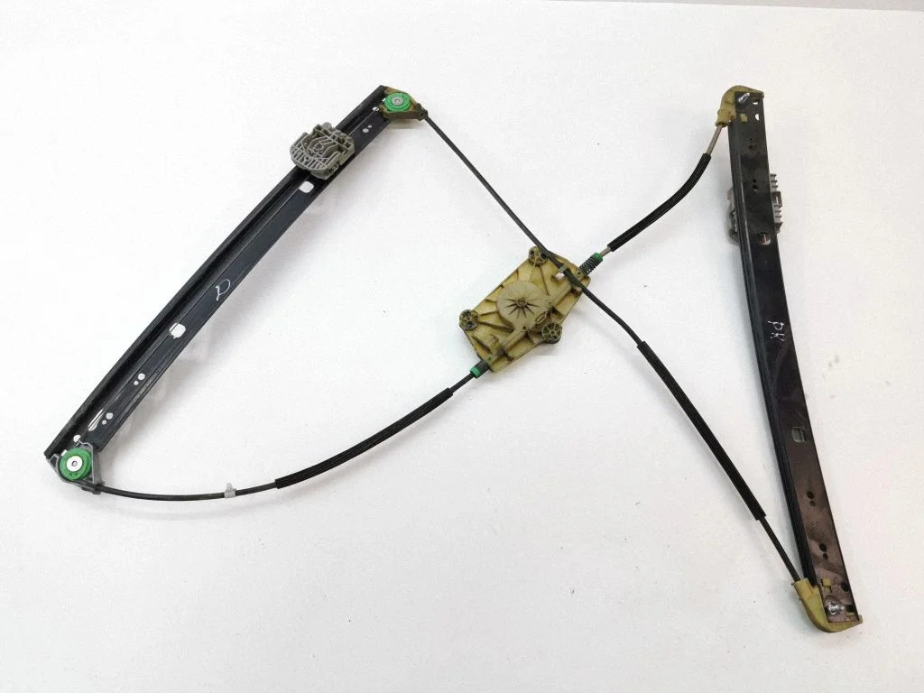 Front window lifting mechanism without motor – left