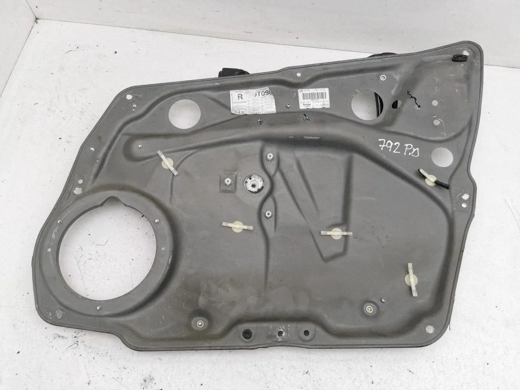 Front window lifting mechanism without motor A1697201479