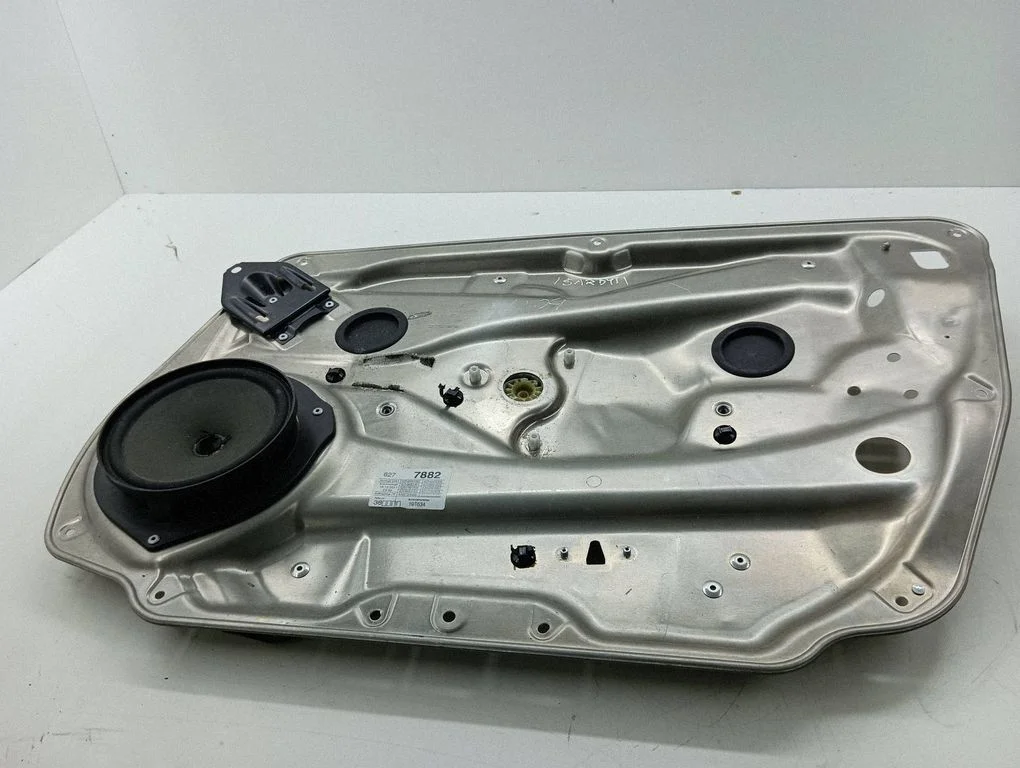 Front window lifting mechanism without motor 981693105