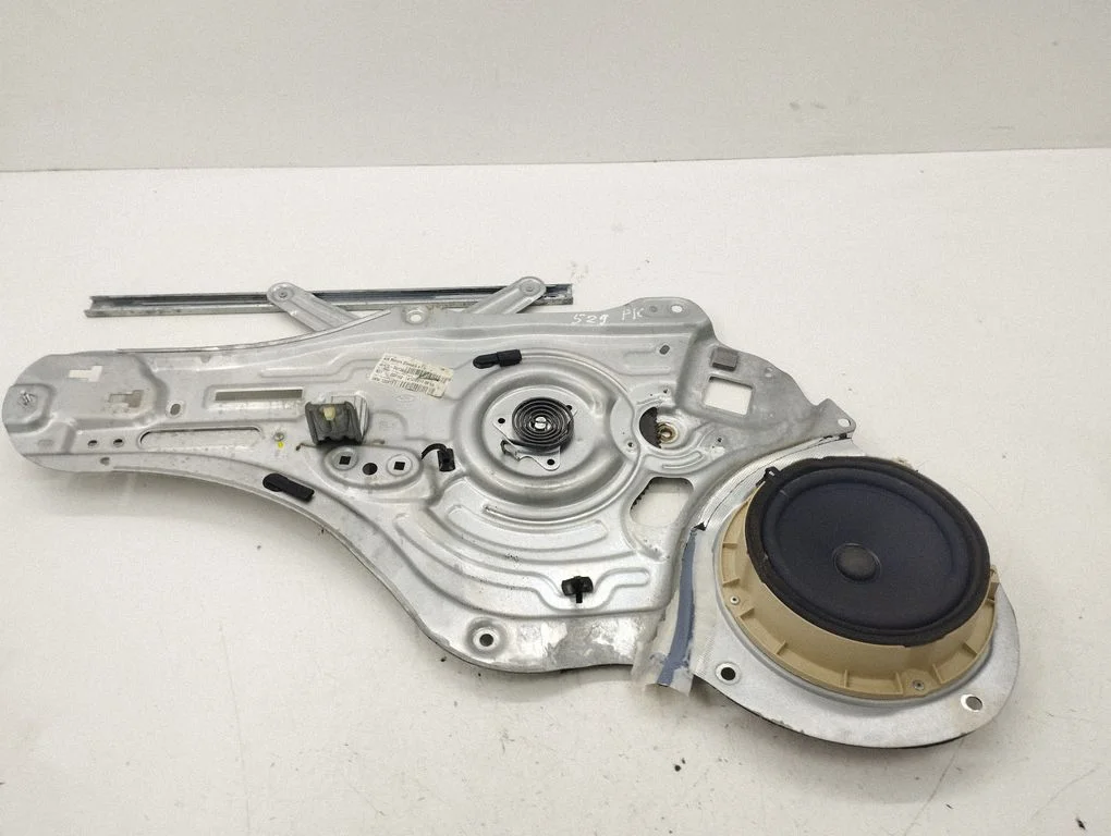 Front window lifting mechanism without motor 963303W500