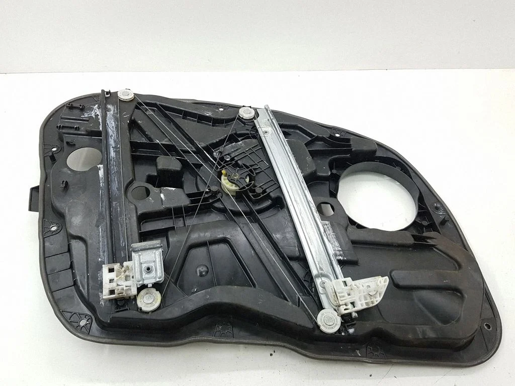 Front window lifting mechanism without motor 824803ZXXX