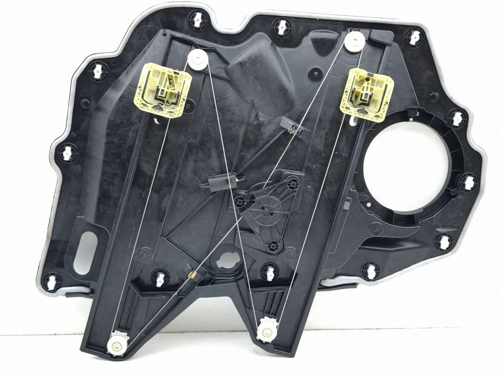 Front door window regulator with motor CM0940700