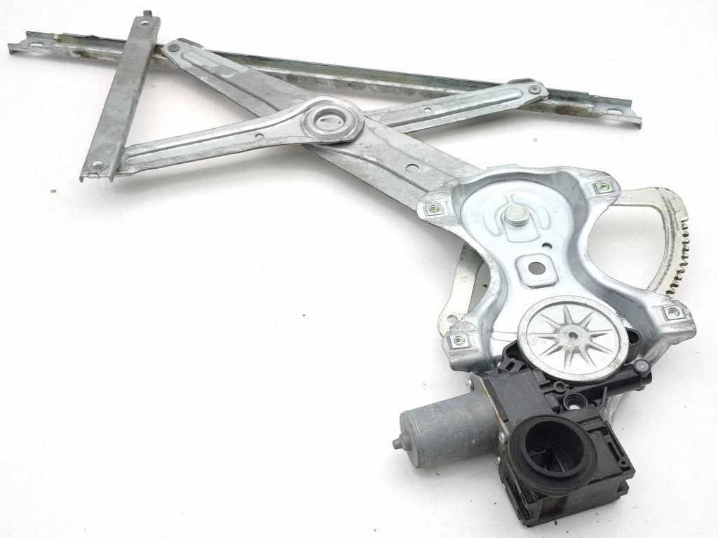 Front door window regulator with motor 85710F4010