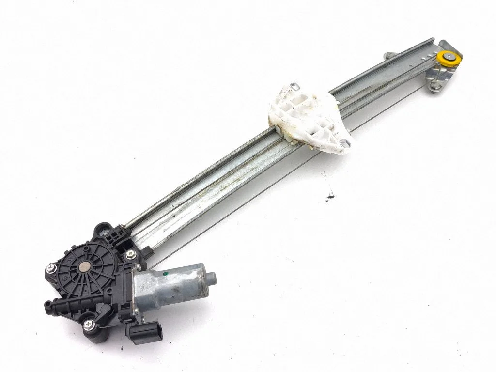Front door window regulator with motor – right