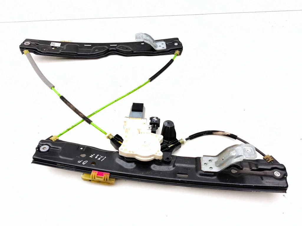 Front door window regulator with motor C39789101