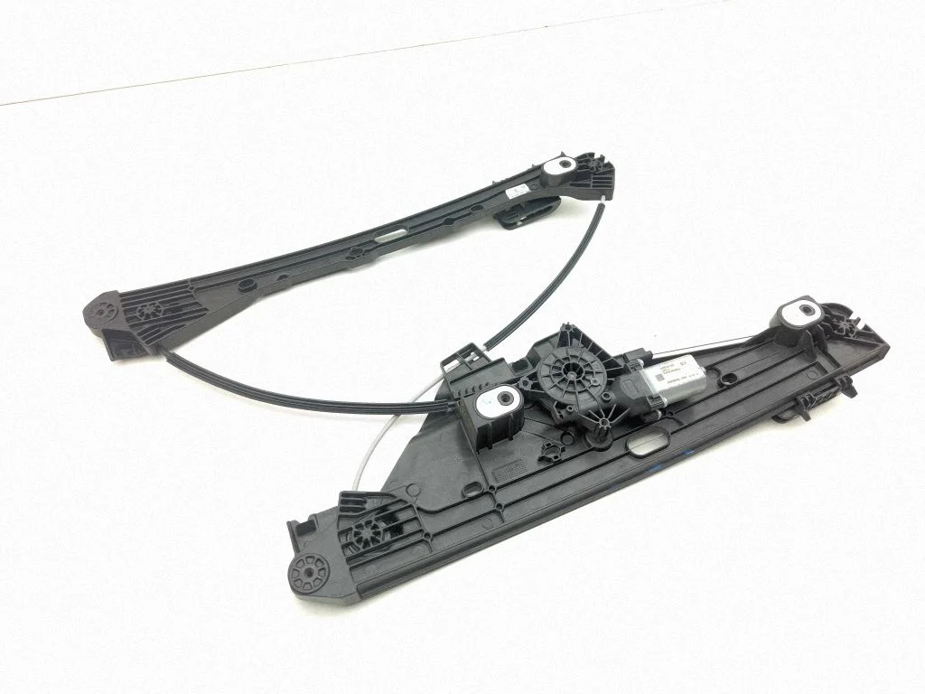 Front door window regulator with motor 156495861d
