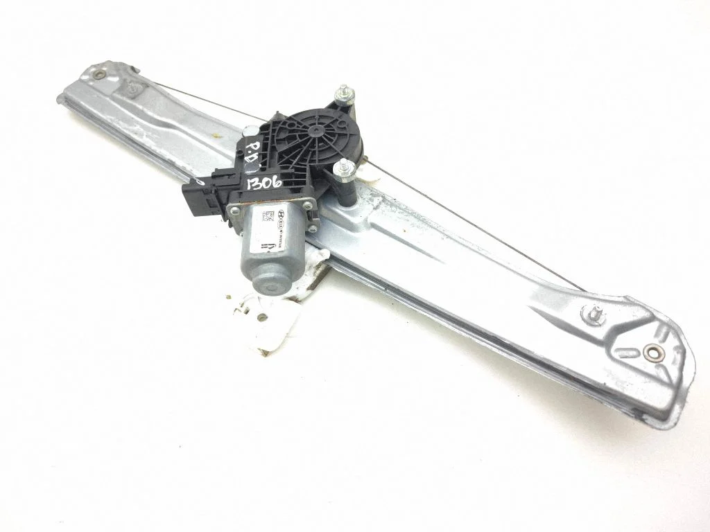 Front door window regulator with motor 82460N7010