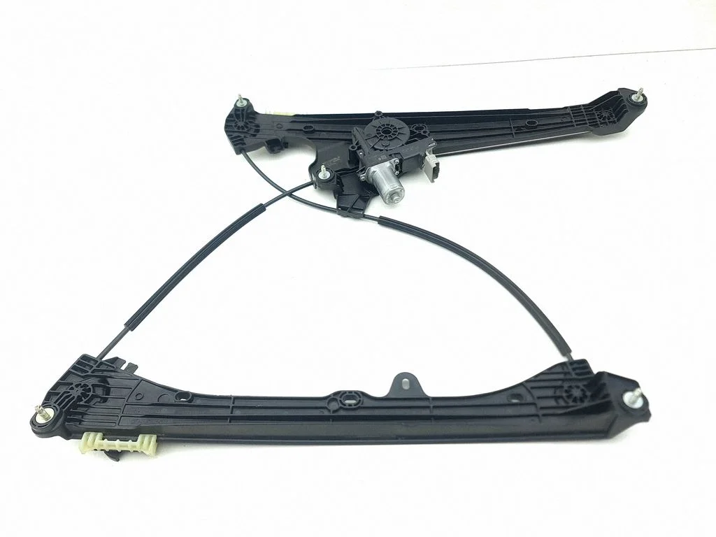 Front door window regulator with motor 807218016R