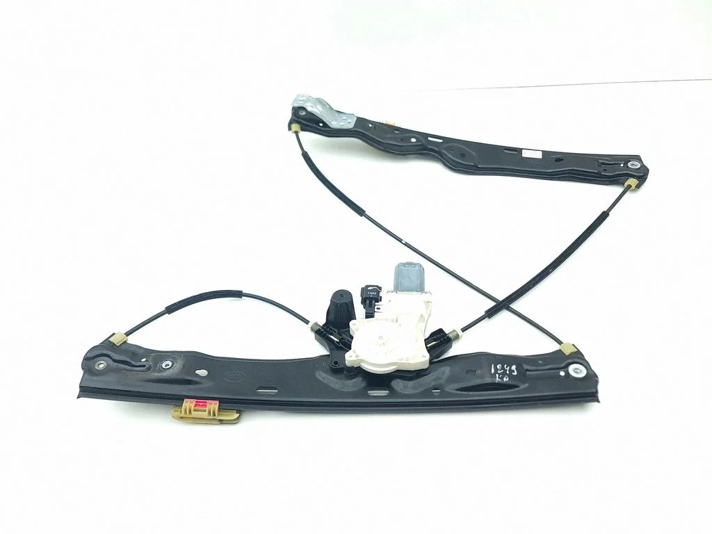 Front door window regulator with motor C39790101