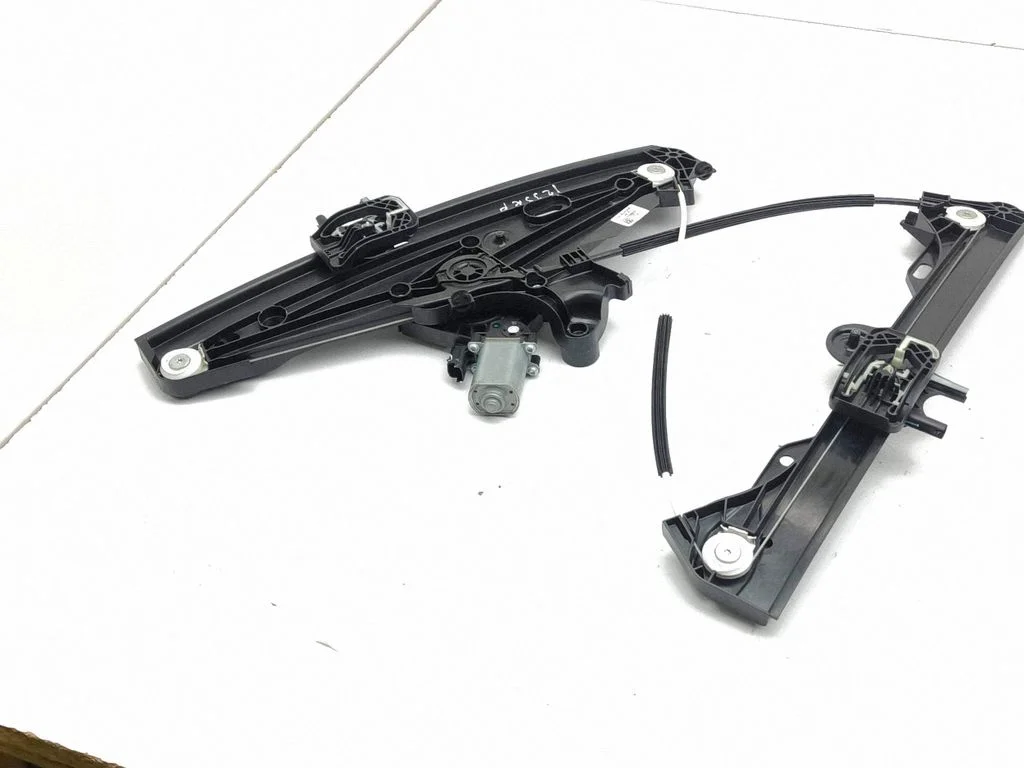 Front door window regulator with motor 9830815080