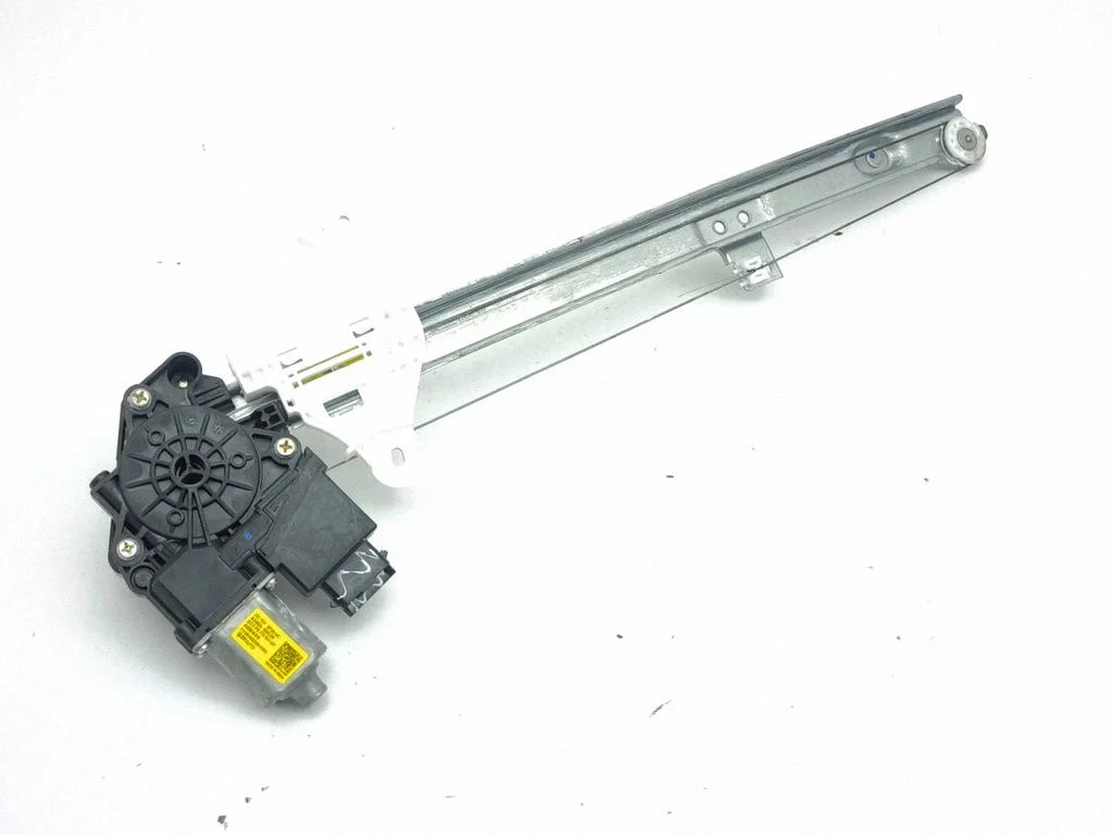 Front door window regulator with motor 82460Q0520
