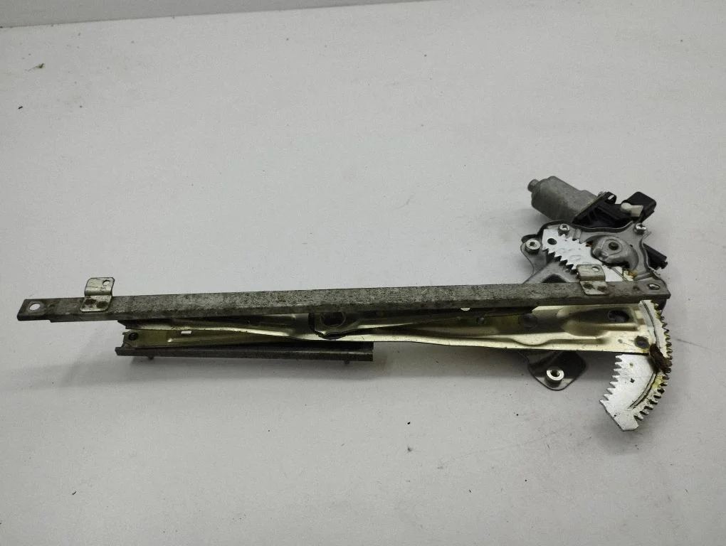 Front door window regulator with motor 5713A086
