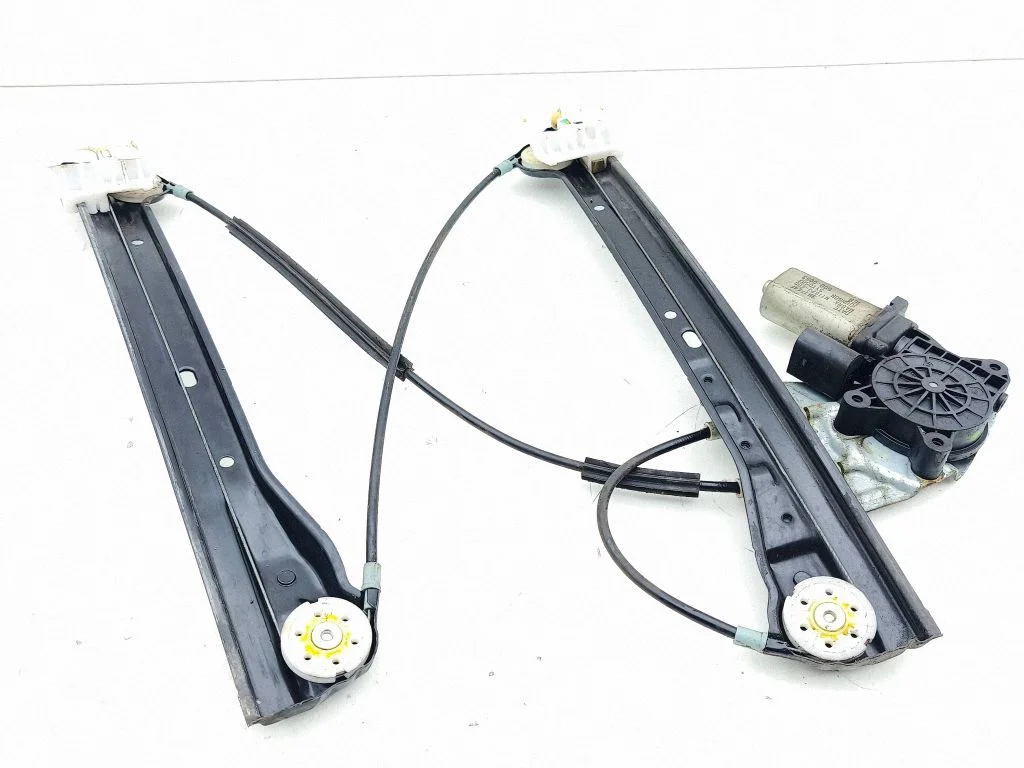 Front door window regulator with motor 126670