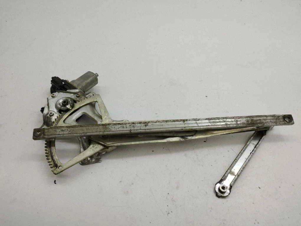 Front door window regulator with motor 8572058010