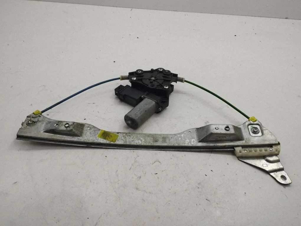 Esiukse elektriline aknatõstuk mootoriga – Opel Corsa D (2006-2014)