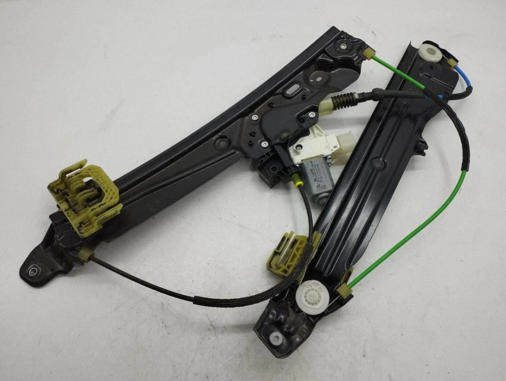 Front door window regulator with motor 7182112
