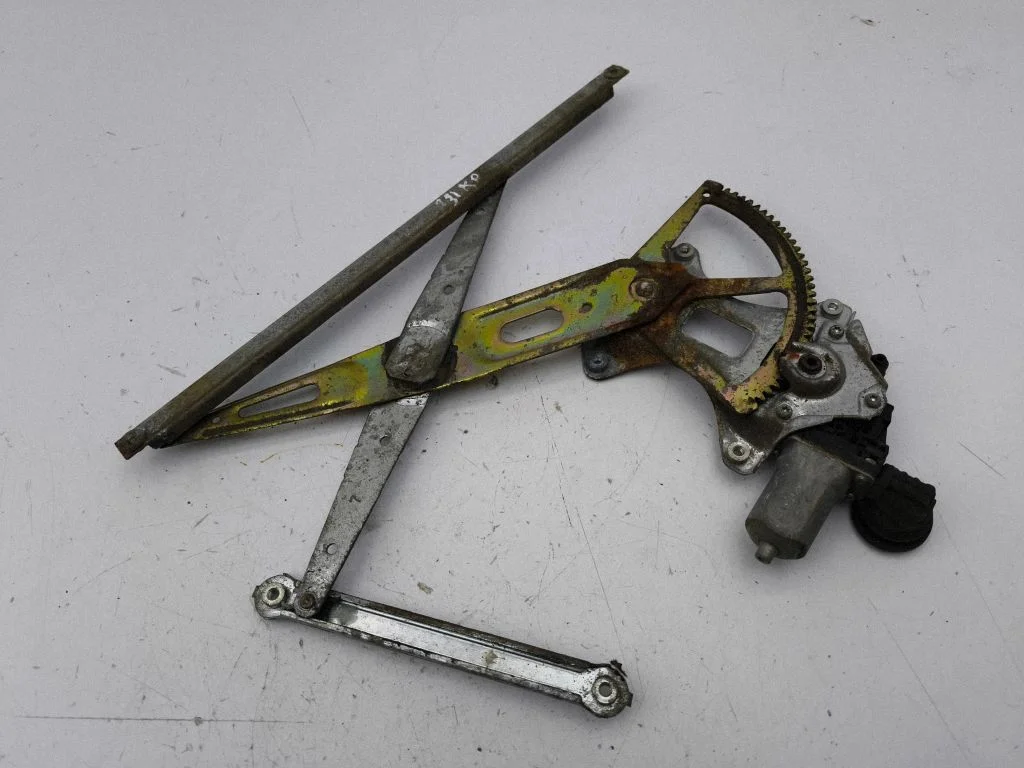 Front door window regulator with motor 8572058010