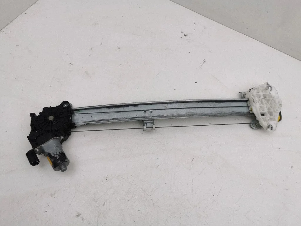 Front door window regulator with motor WR15028