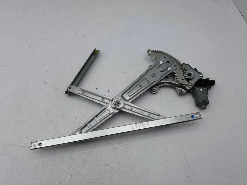 Front door window regulator with motor 13062622