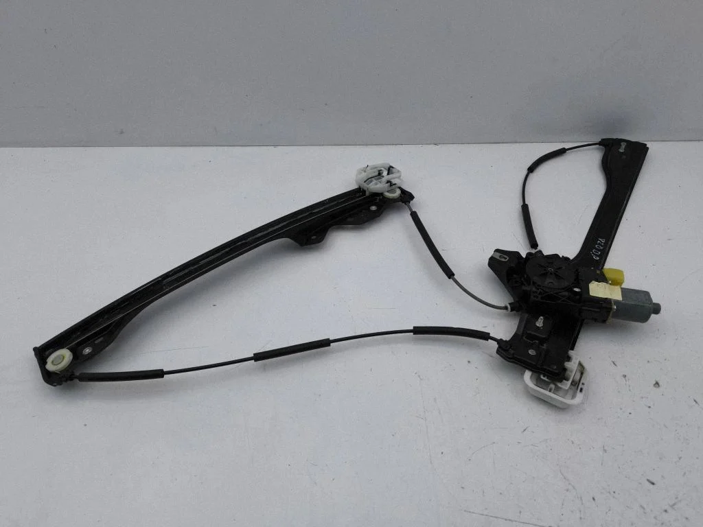 Front door window regulator with motor 0130822733