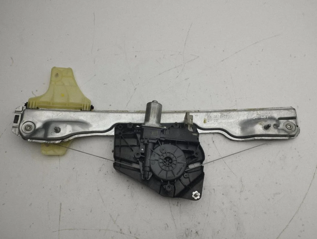 Front door window regulator with motor 124822CRH