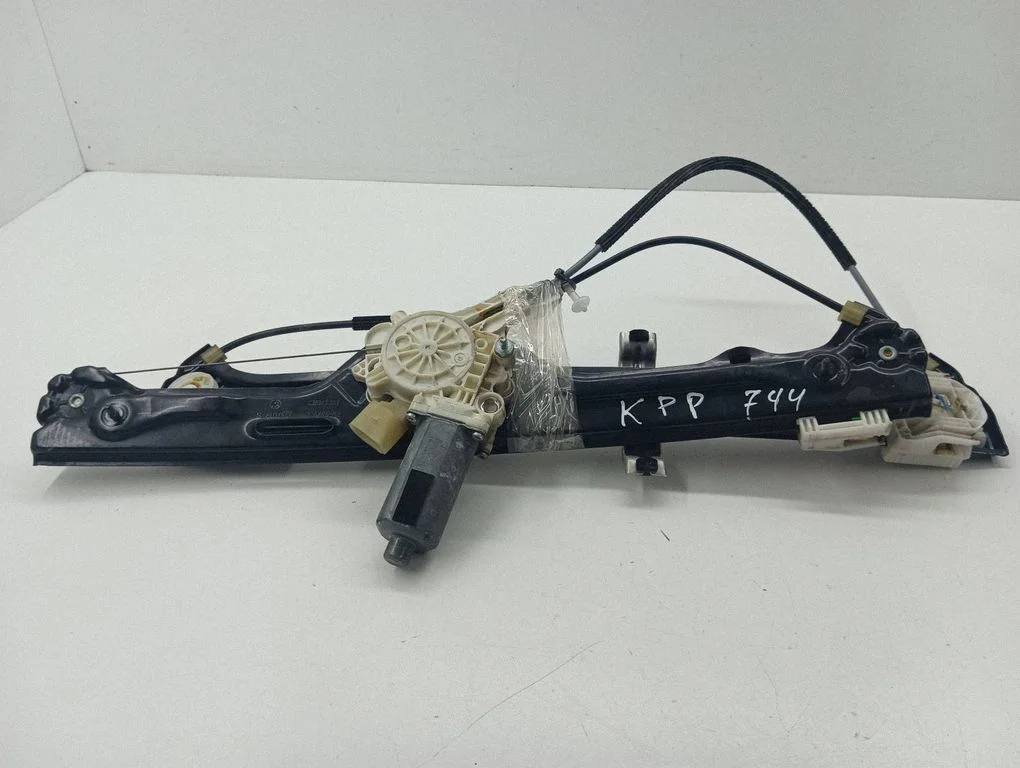 Front door window regulator with motor 0130821460