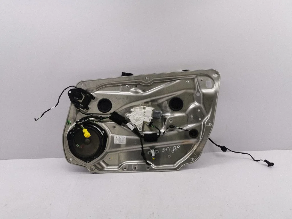Front door window regulator with motor A2048210651