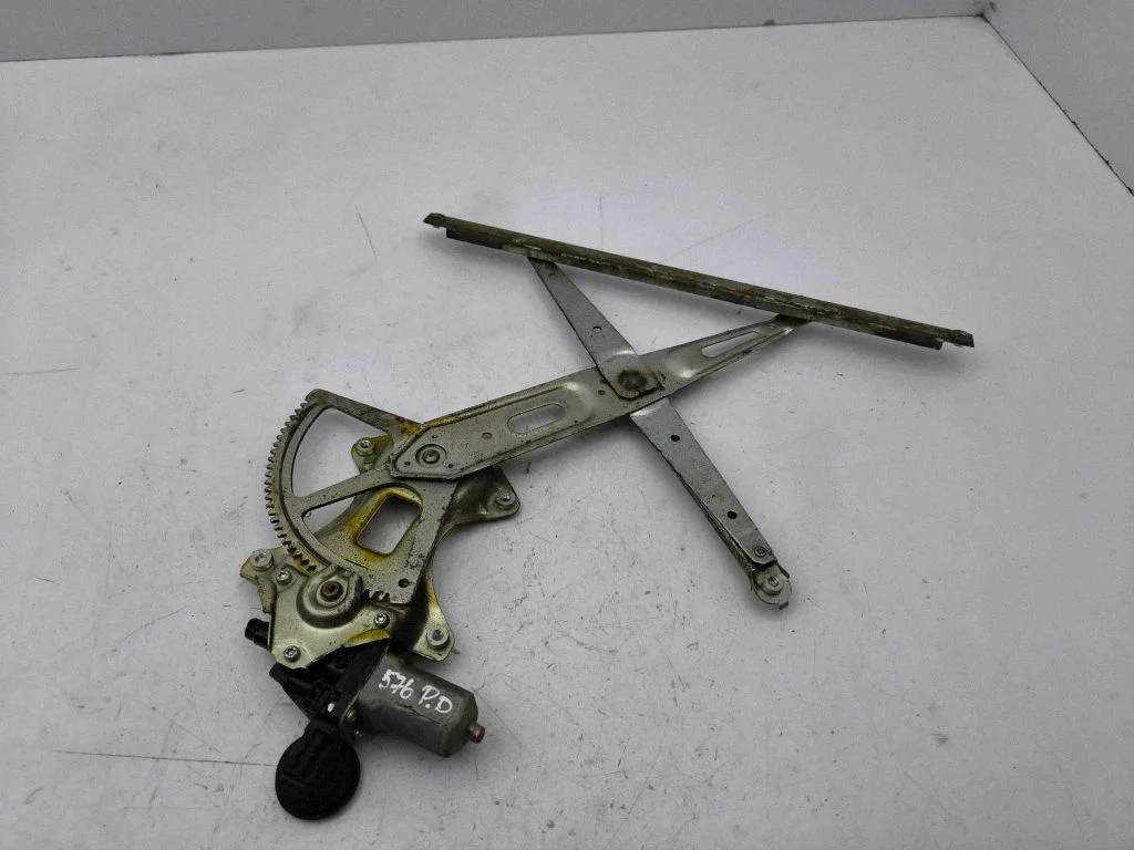 Front door window regulator with motor – right