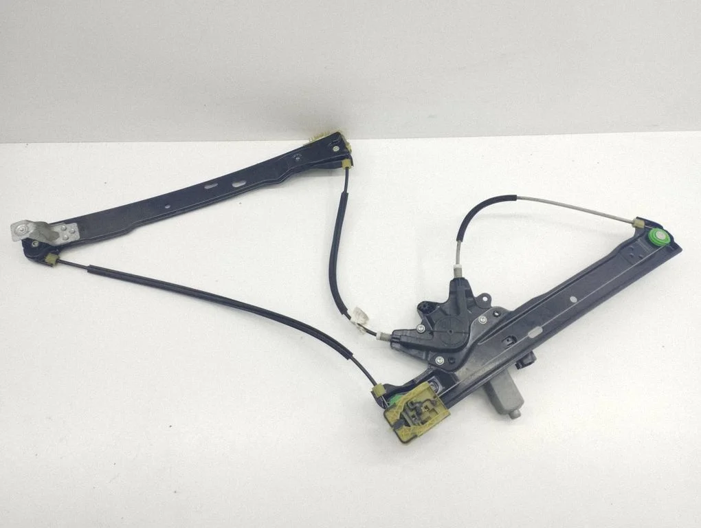 Front door window regulator with motor 121109918