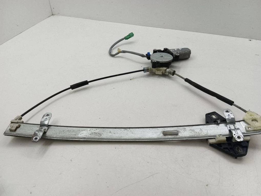 Front door window regulator with motor – right