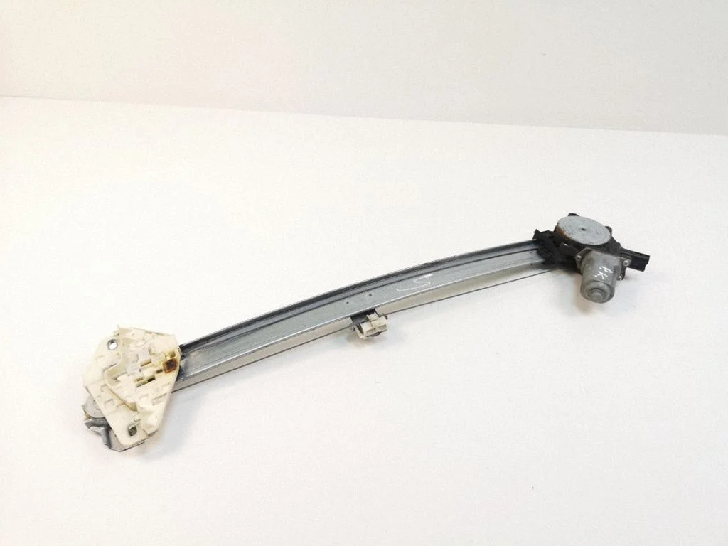 Front door window regulator with motor – left