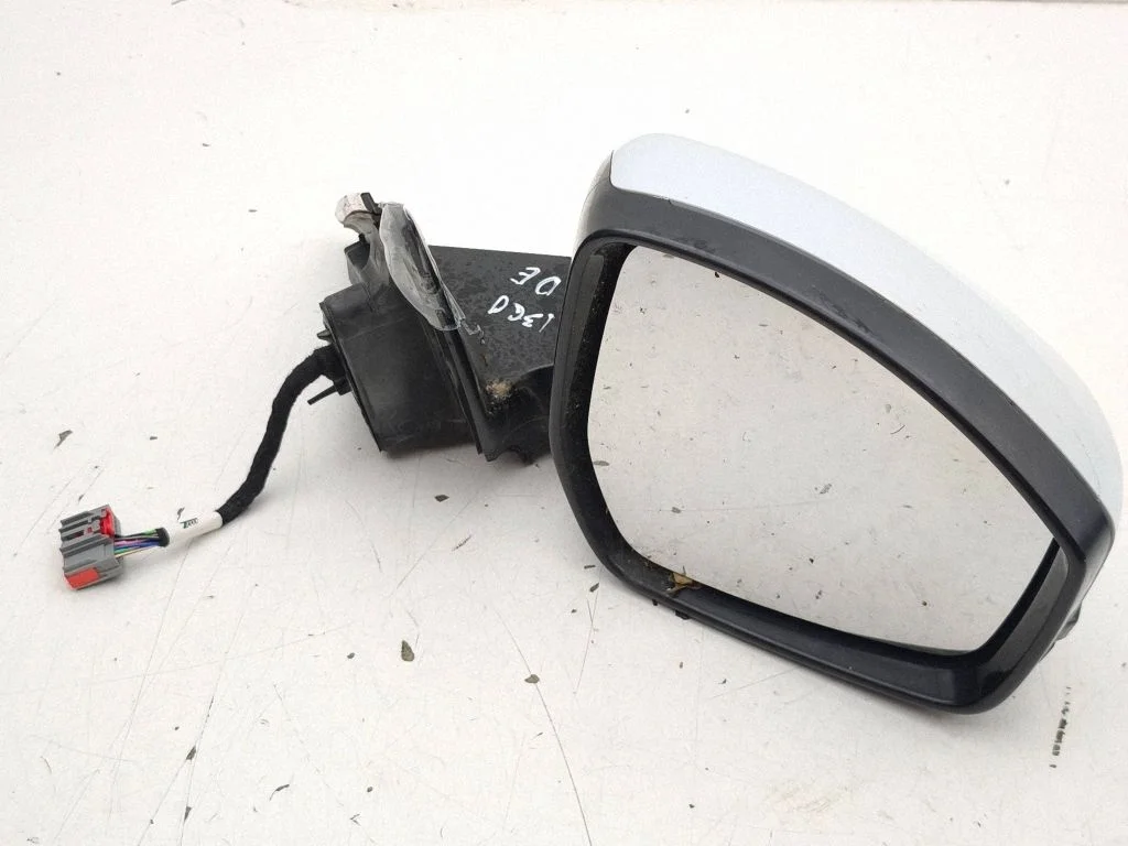 Esiukse elektriline välispeegel VM320407