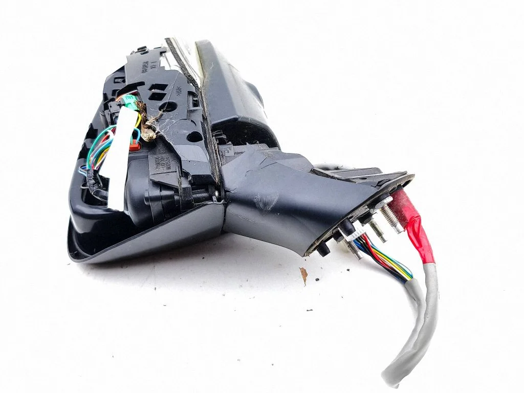 Front door electric wing mirror E4045428
