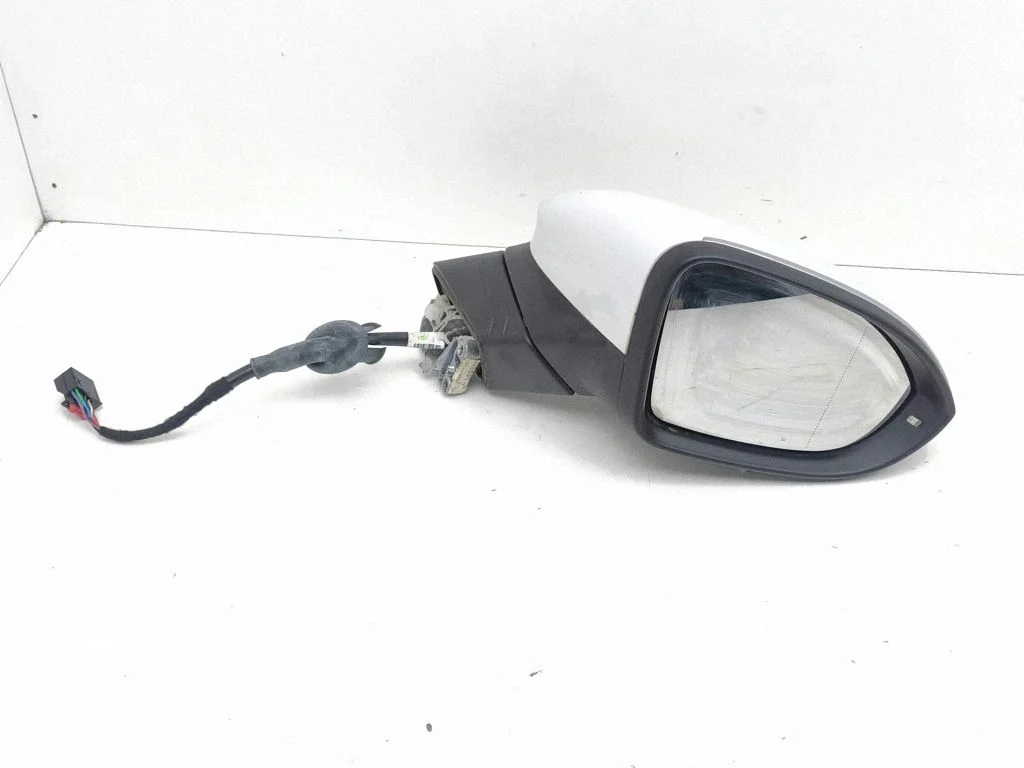Front door electric wing mirror – right
