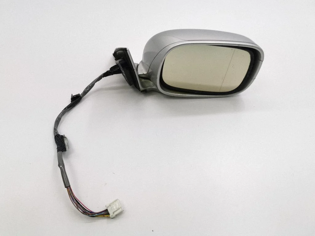 Esiukse elektriline välispeegel E13010498
