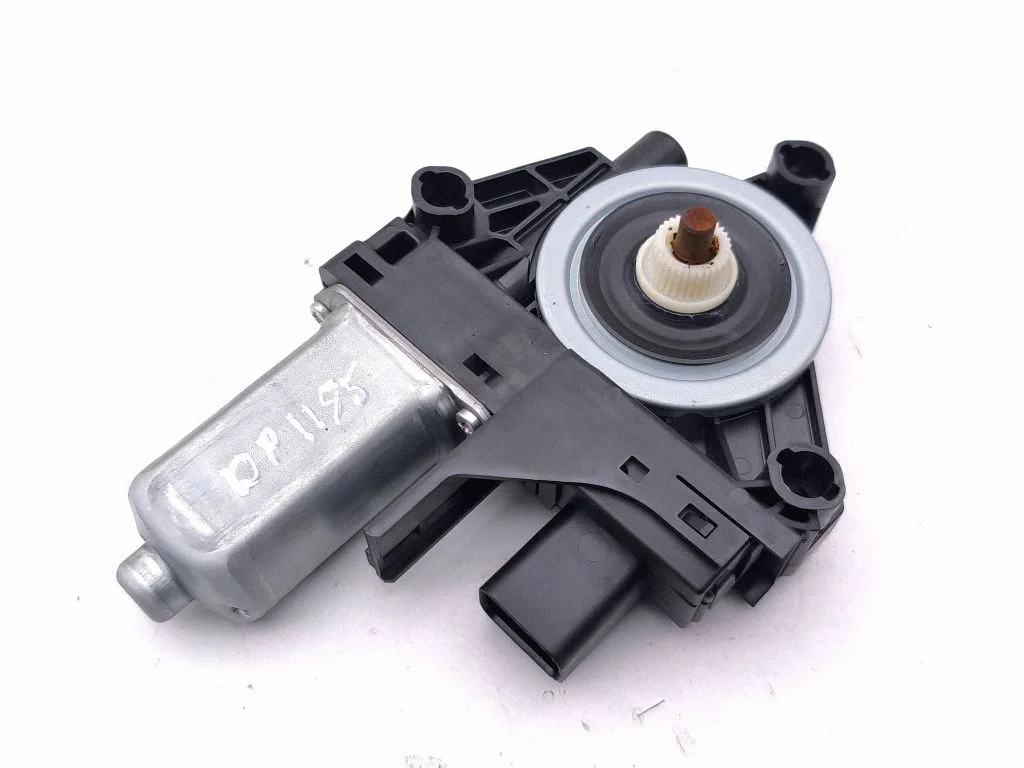 Priekšējā loga pacēlāja motoriņš 931401104