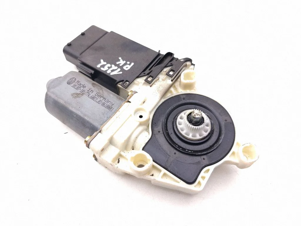 Front door window regulator motor 1739335