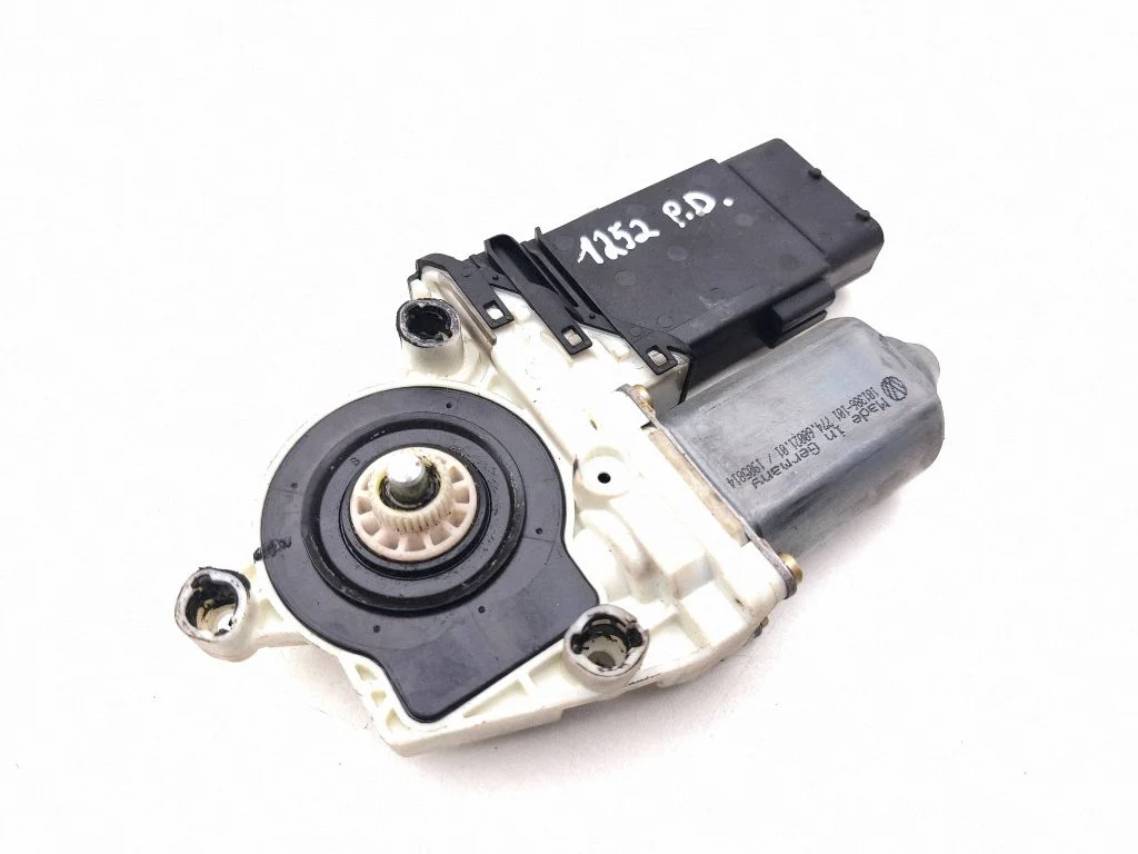 Front door window regulator motor – Volkswagen Bora (1998-2005)