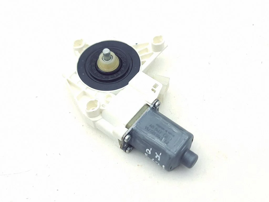 Front door window regulator motor A1669060201