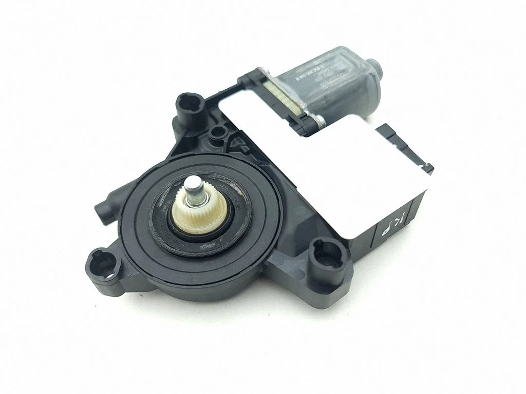 Priekšējā loga pacēlāja motoriņš 2Q2959406C