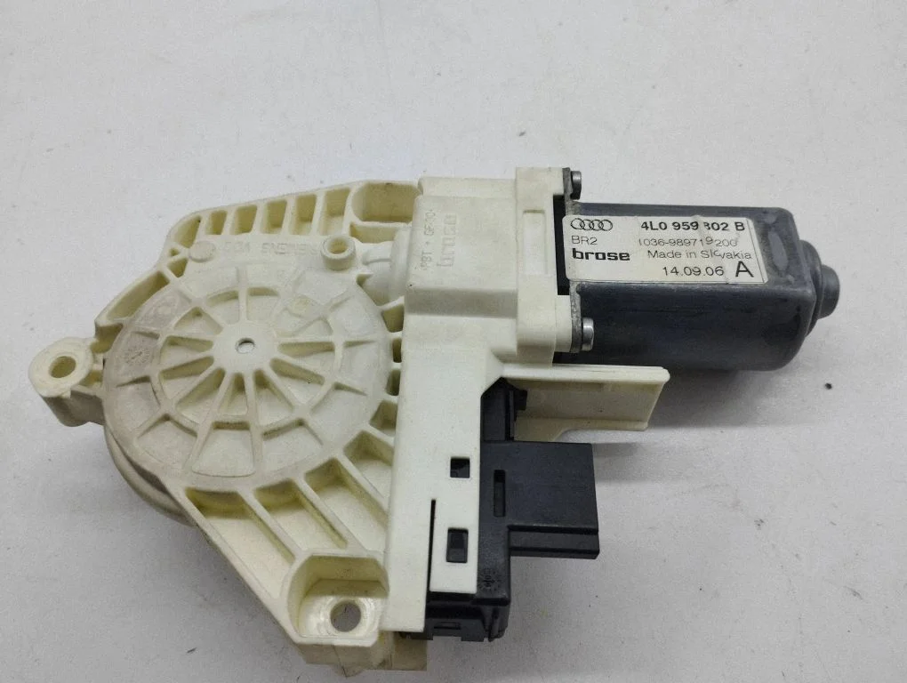 Front door window regulator motor 4L0959802