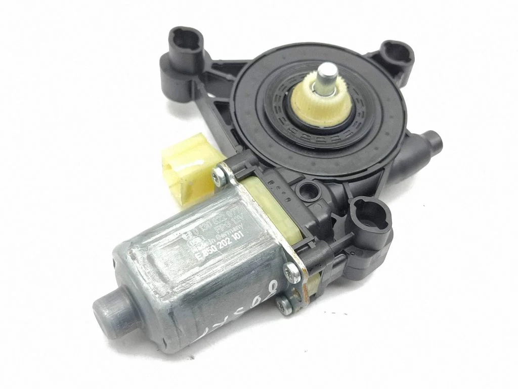 Front door window regulator motor 5Q0959801C