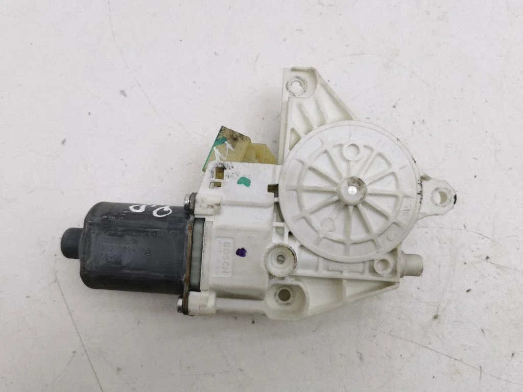 Front door window regulator motor A2518200842