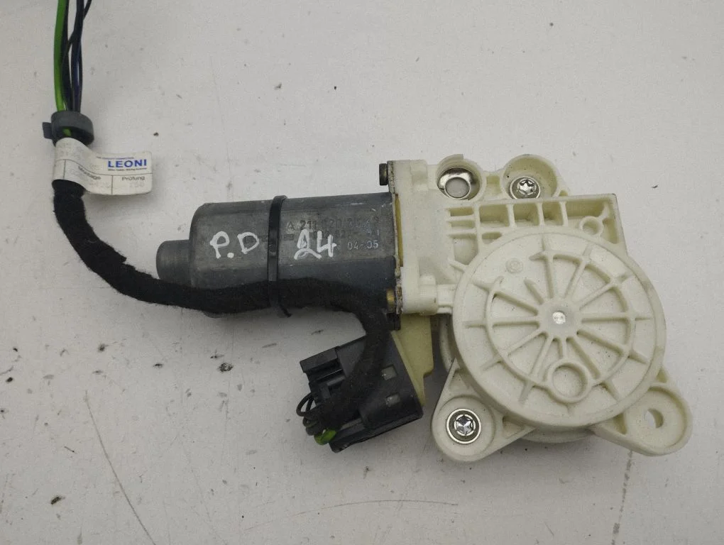 Priekšējā loga pacēlāja motoriņš A2118203042