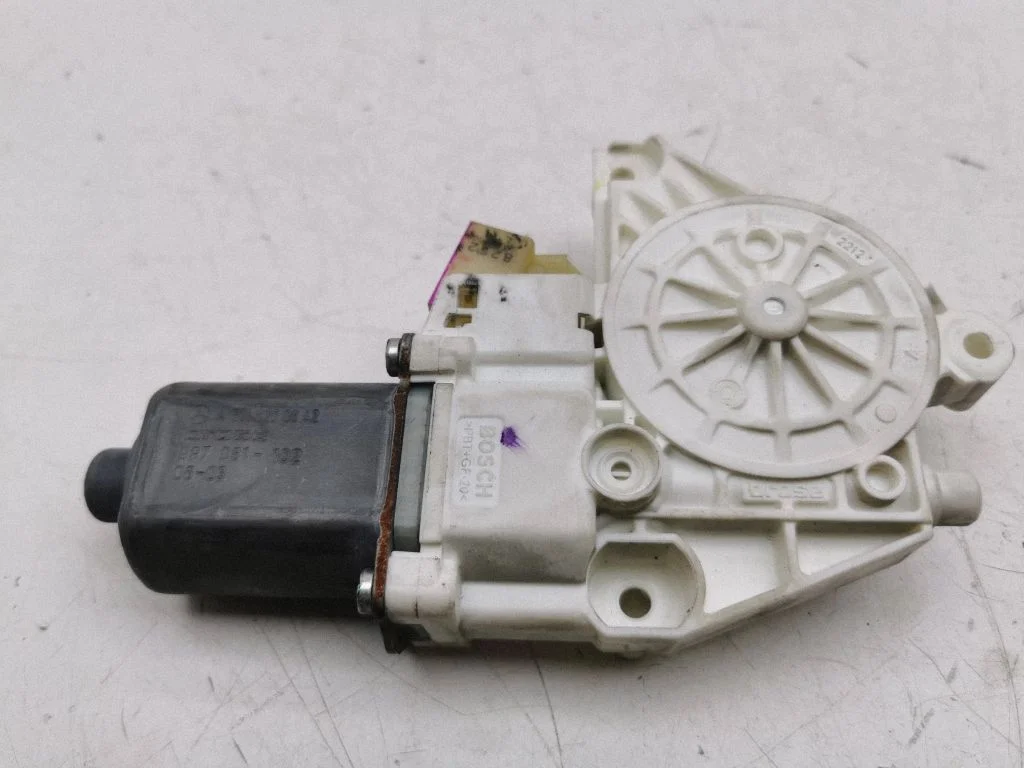 Front door window regulator motor A2518200208
